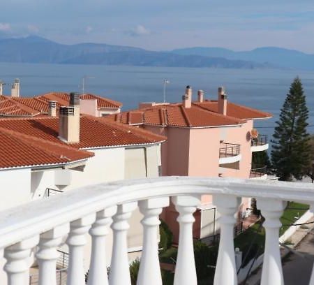Anestis Apartment Akrata Exterior photo